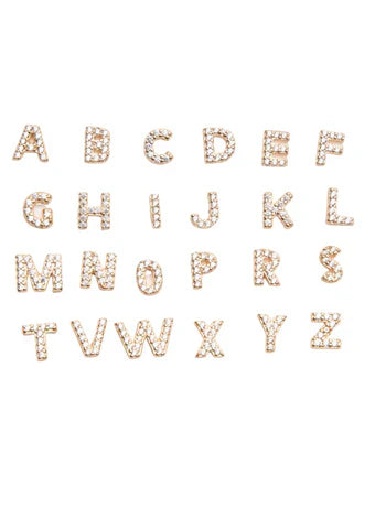 Initial-örhängen i guld