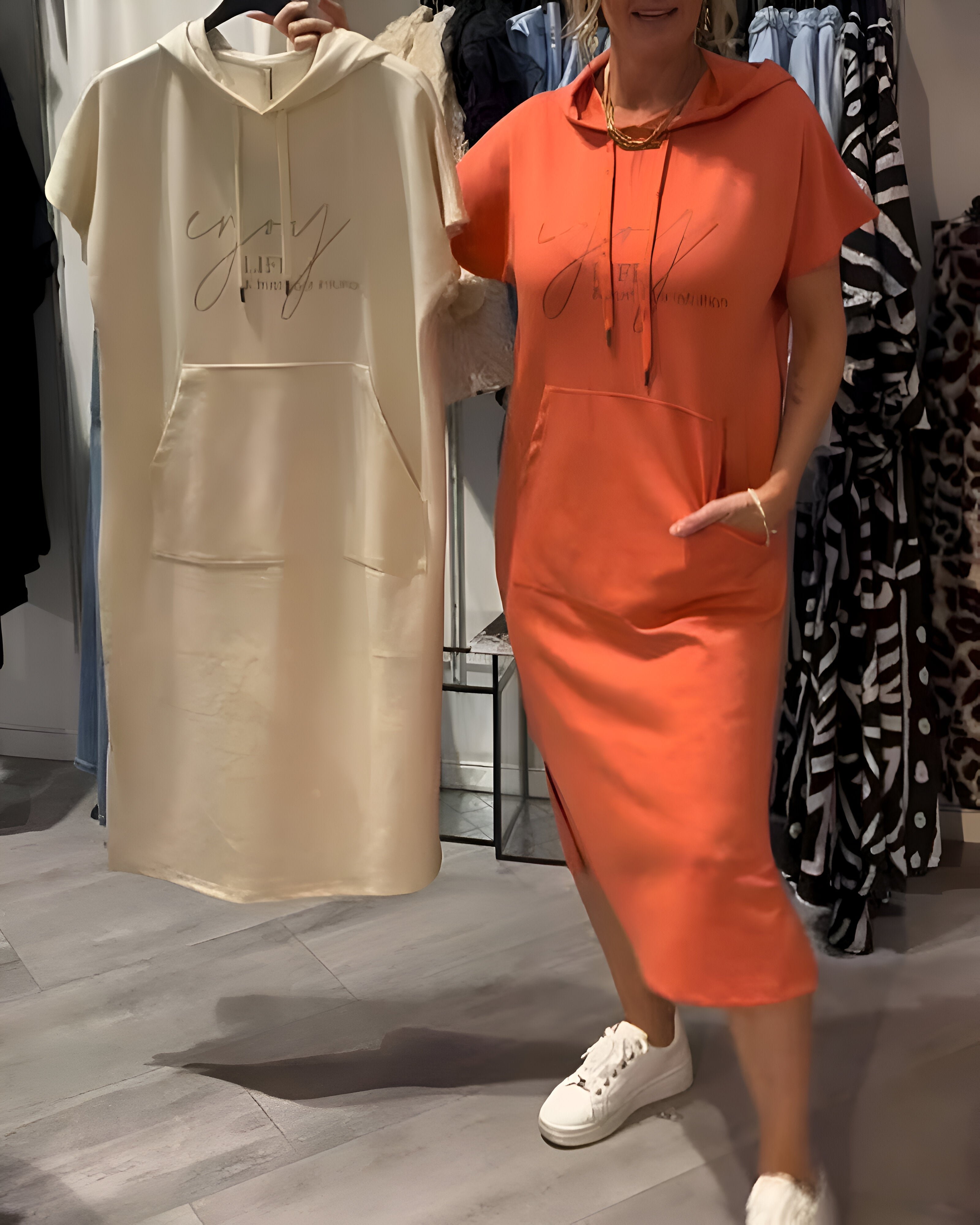 Ebba™ | Casual klänning med huva och smickrande snitt