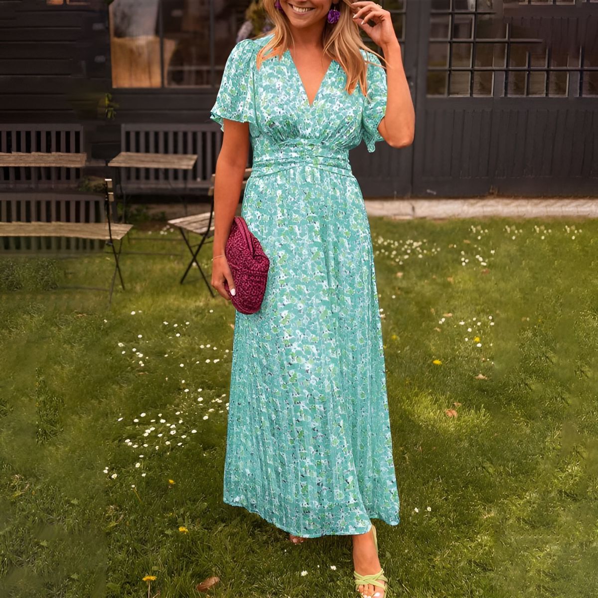 Linnea™ | Klänning med V-ringning