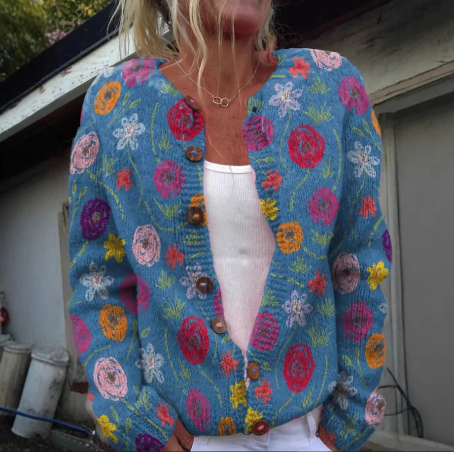 Tilda | Elegant blå cardigan med blommönster för en chic och feminin look